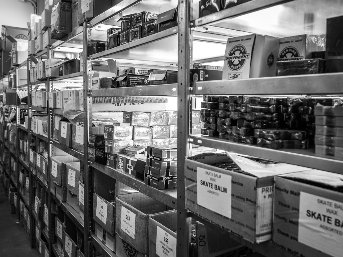 illUMATE Skateboard Distribution